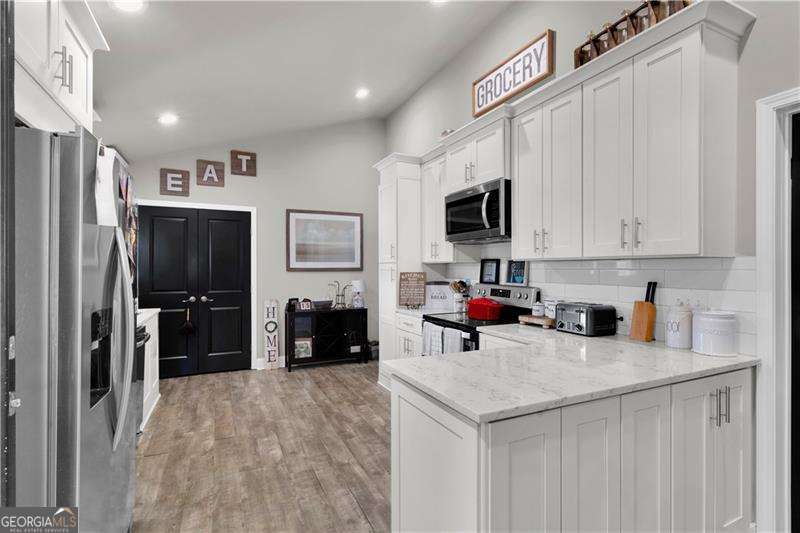 3547 Reavis Mountain Road