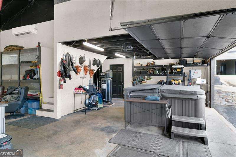 3547 Reavis Mountain Road