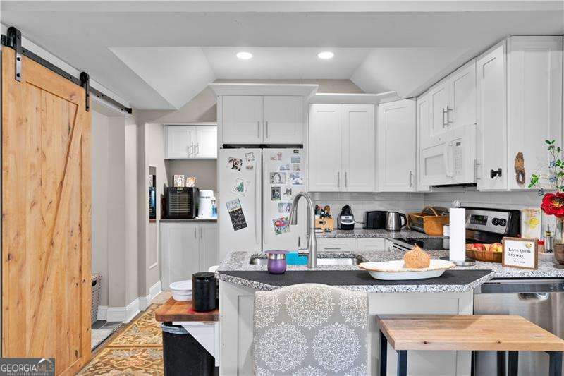 3547 Reavis Mountain Road