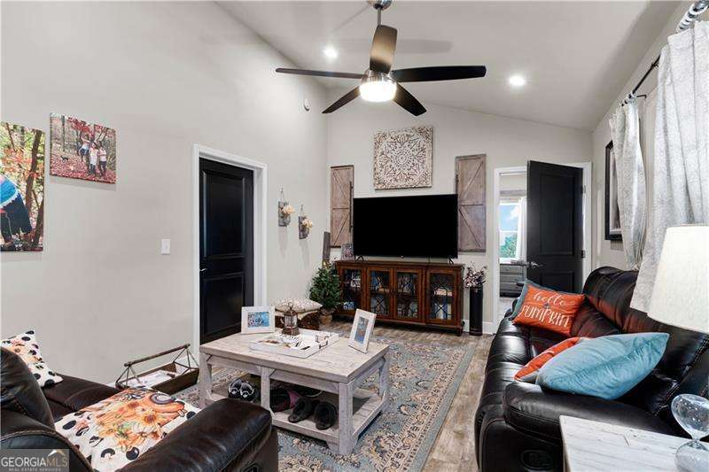 3547 Reavis Mountain Road