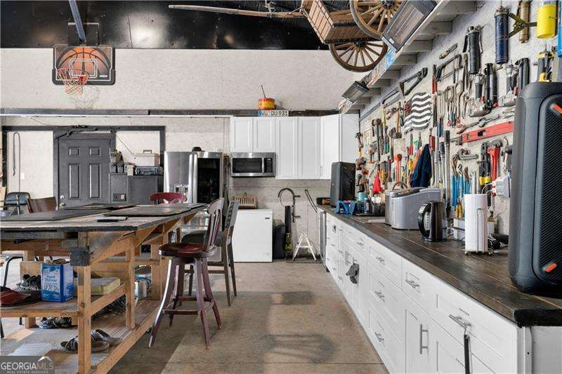 3547 Reavis Mountain Road