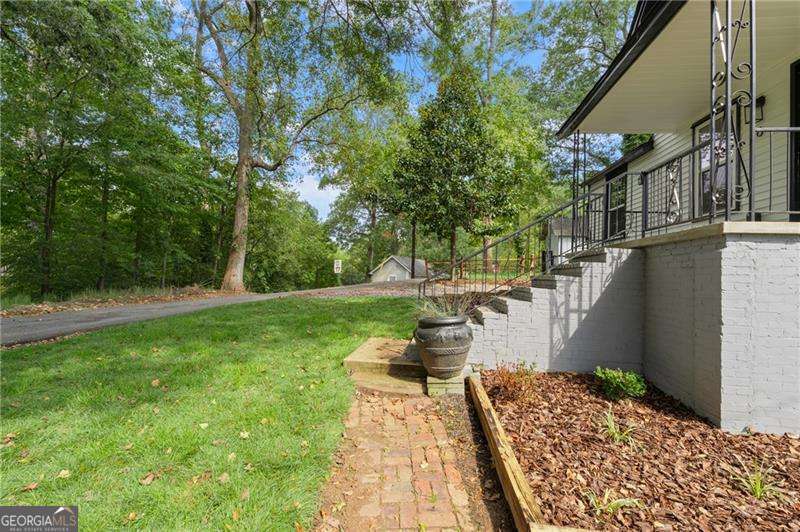 6 Hillside Avenue SE