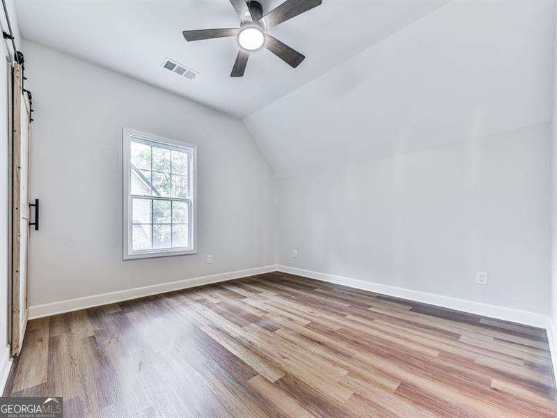 6 Hillside Avenue SE