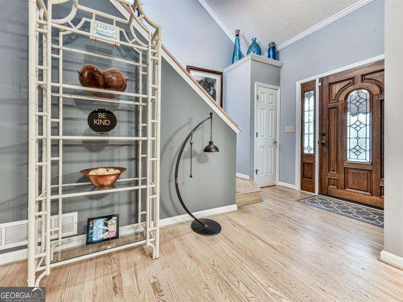 5855 Wills Lake Road