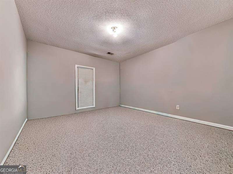 5855 Wills Lake Road