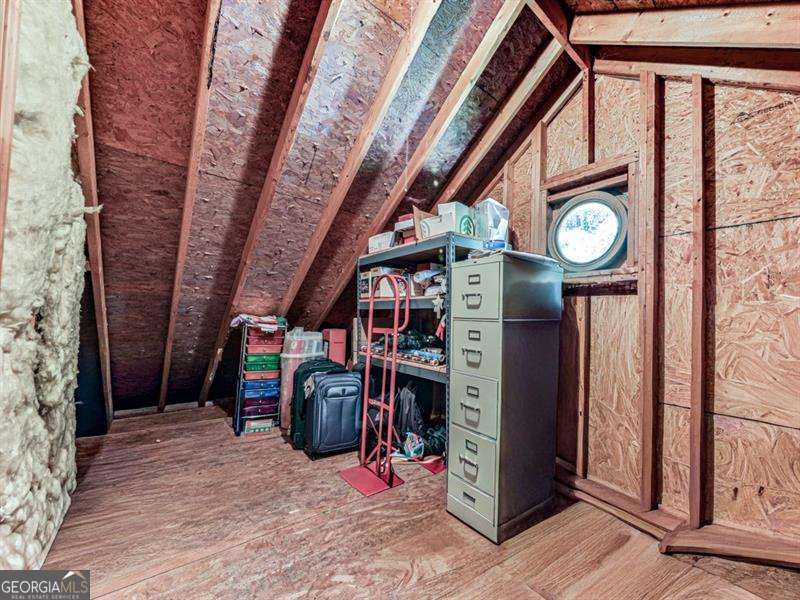 5855 Wills Lake Road