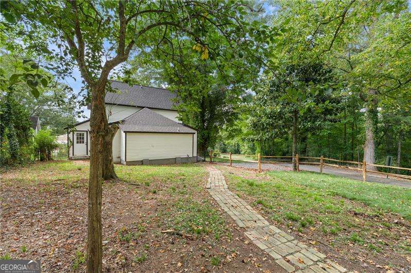 6 Hillside Avenue SE