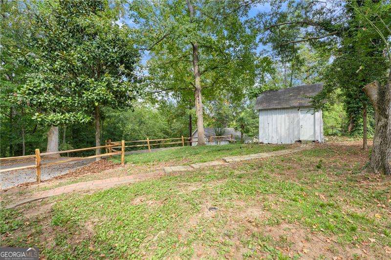 6 Hillside Avenue SE