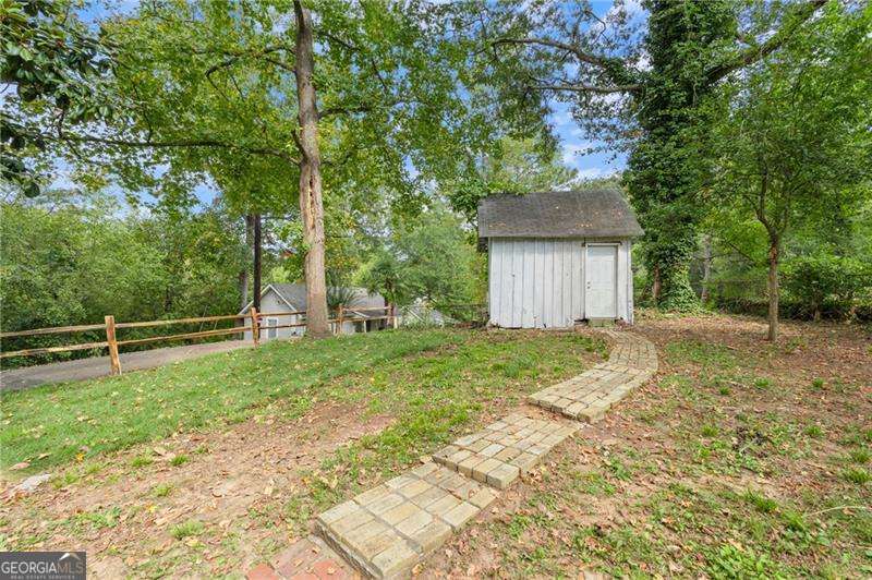 6 Hillside Avenue SE