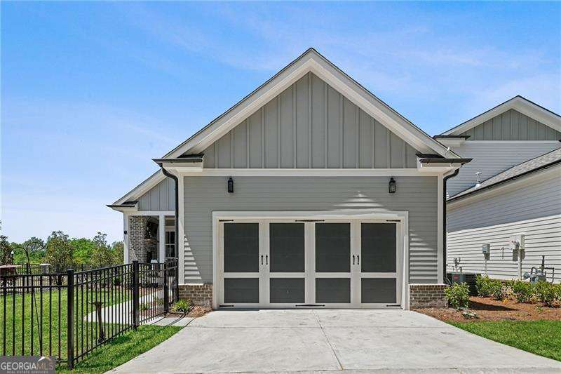 1025 Crossroad Trail