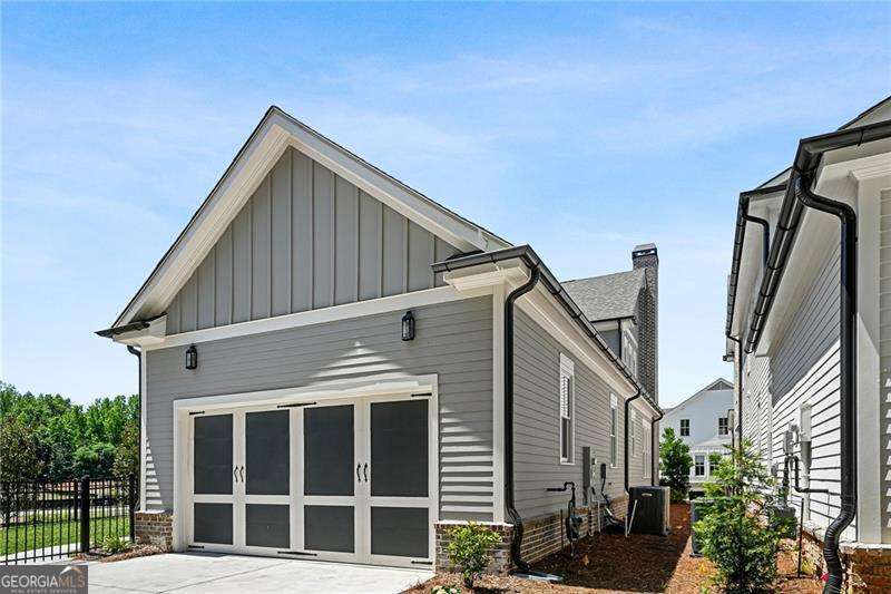 1025 Crossroad Trail