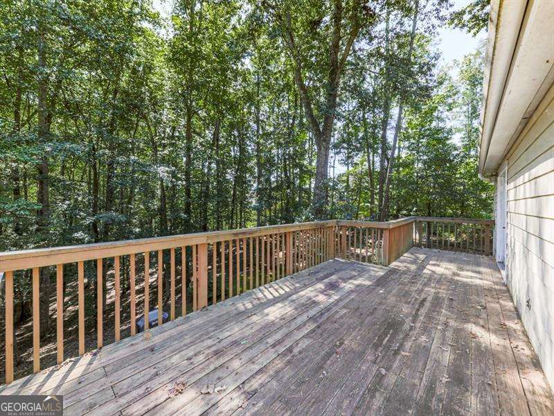 5855 Wills Lake Road