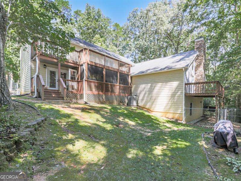 5855 Wills Lake Road