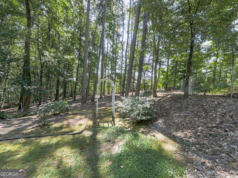 5855 Wills Lake Road