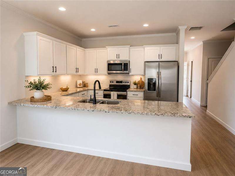 14 Magnolia Boulevard