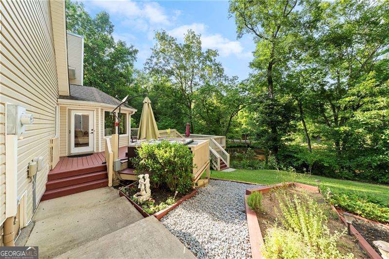31 Fawn Lake Trail NE