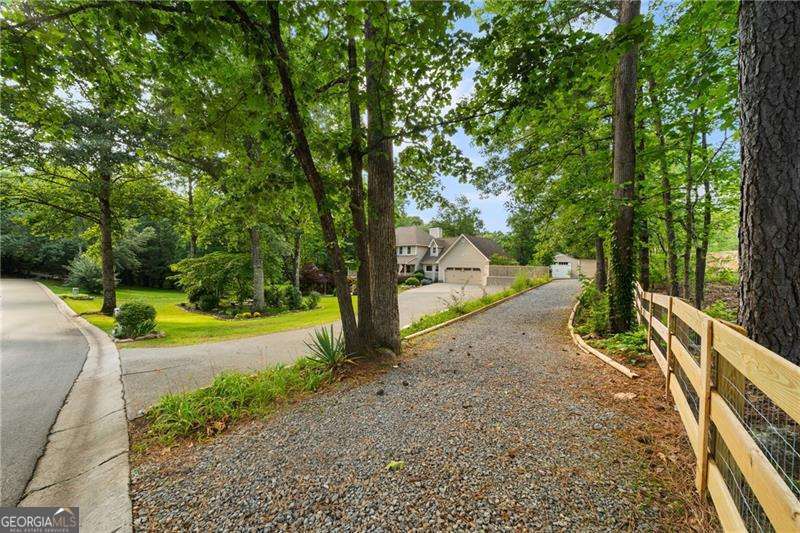 31 Fawn Lake Trail NE