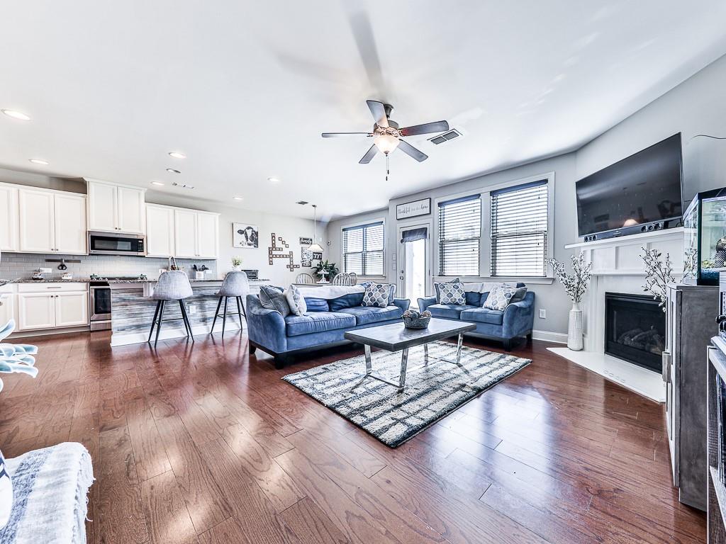 3004 Creekshire Court