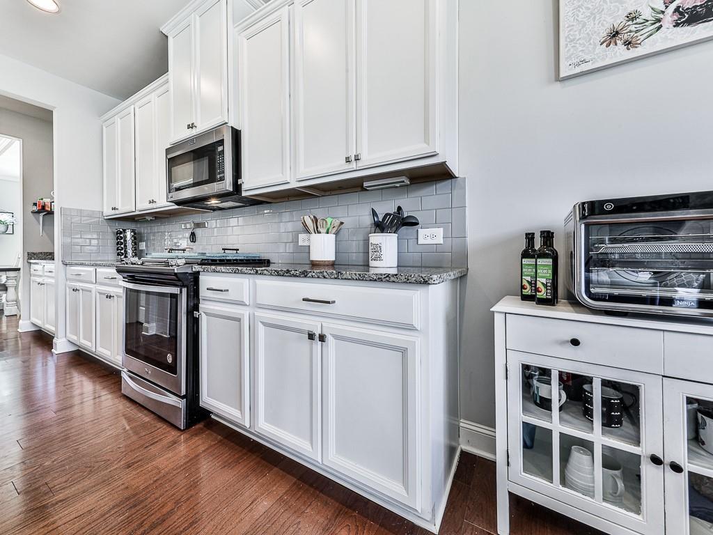 3004 Creekshire Court