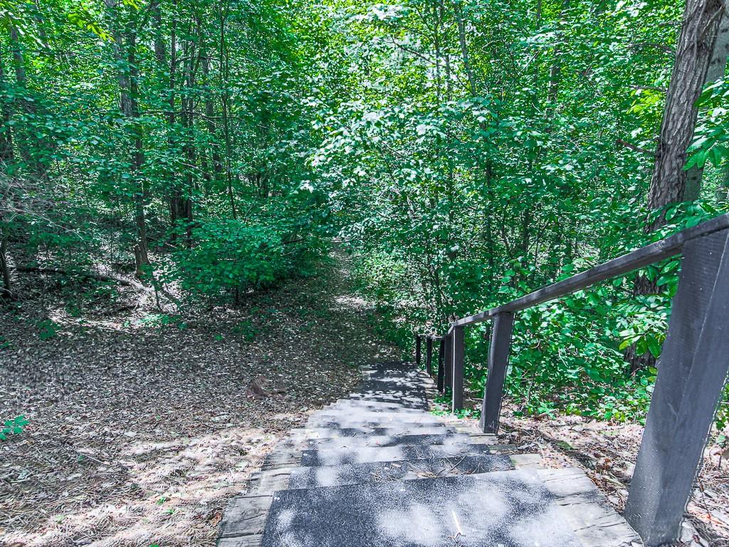 512 Huntington Drive