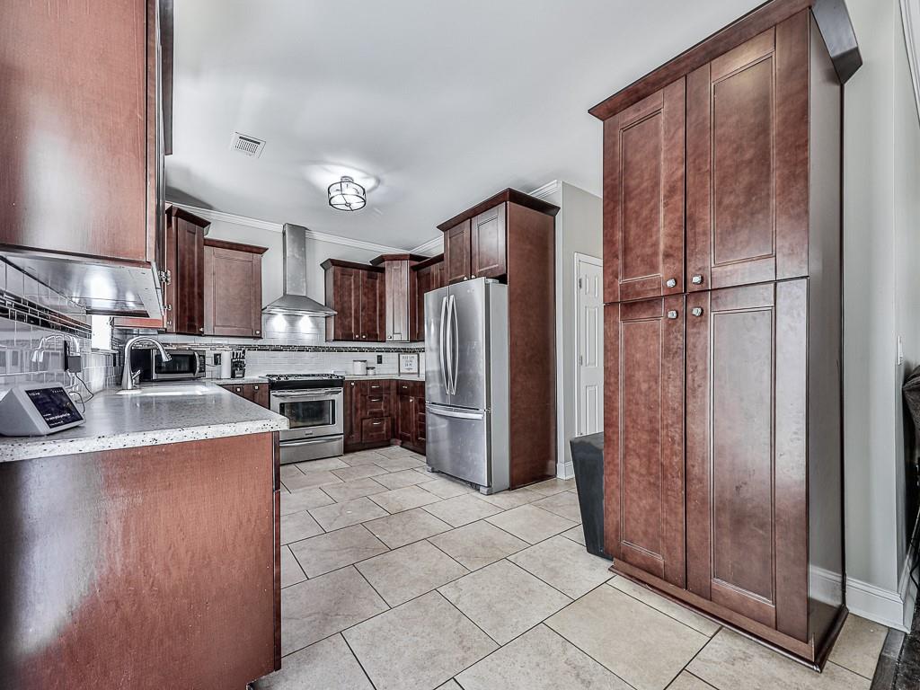 307 Turtle Pointe Drive