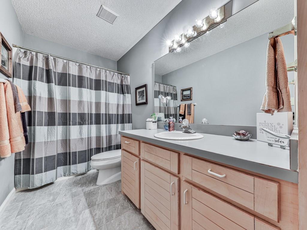 5855 Wills Lake Road