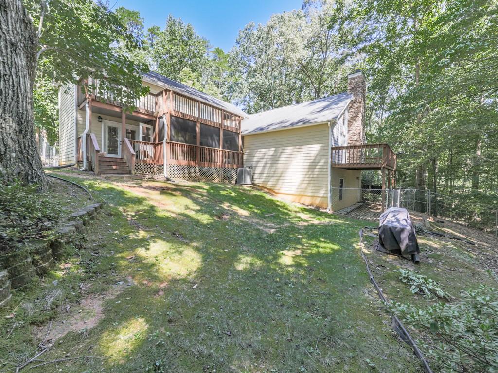 5855 Wills Lake Road