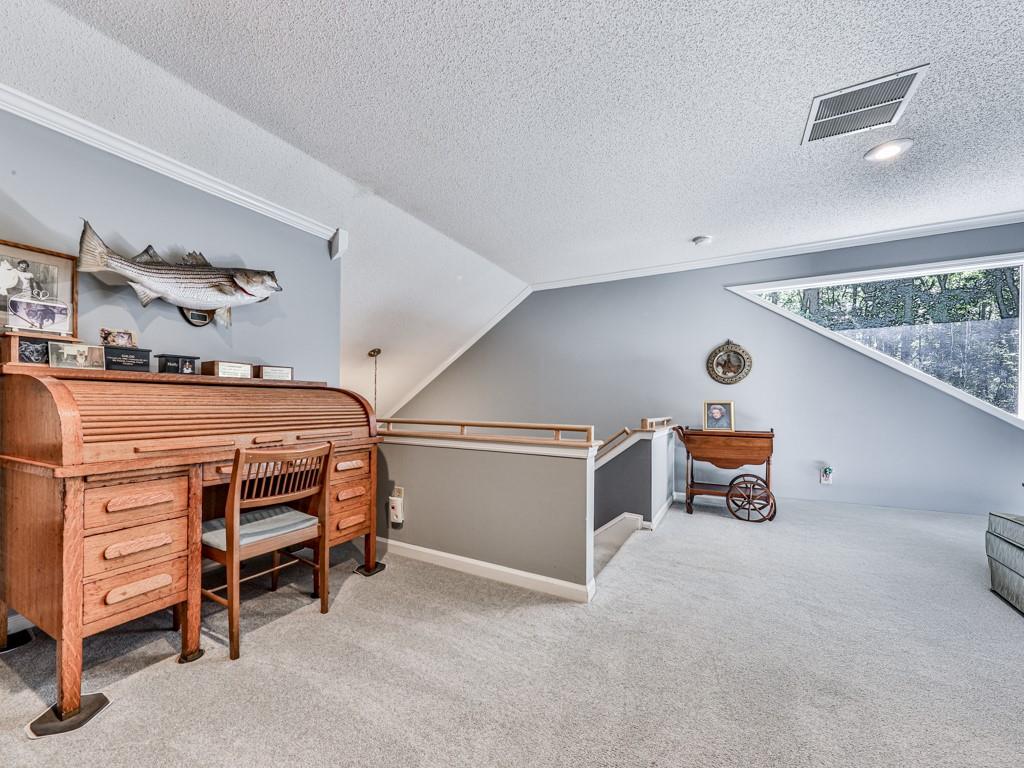 5855 Wills Lake Road