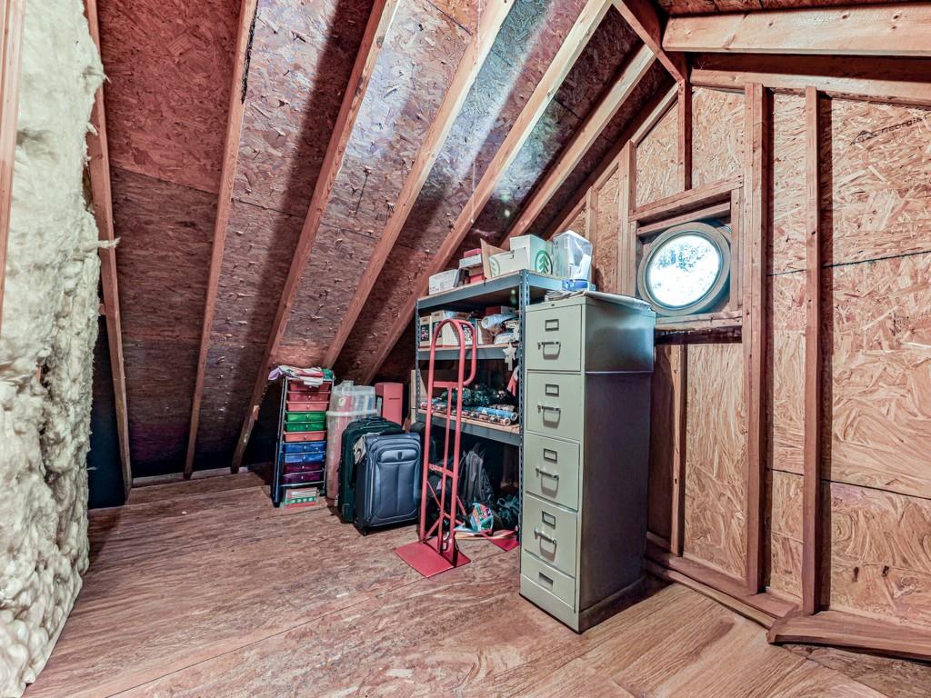 5855 Wills Lake Road