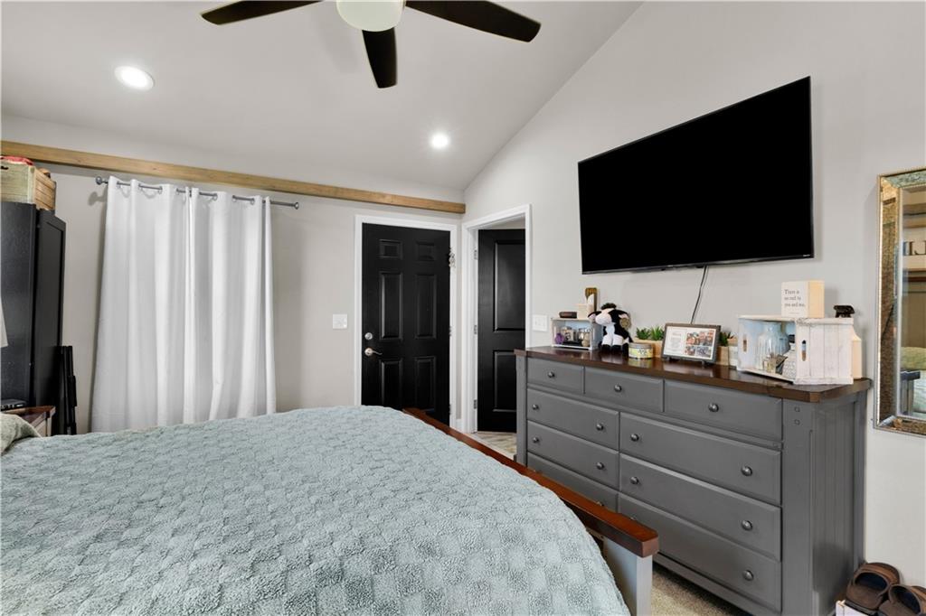 3547 Reavis Mountain Road