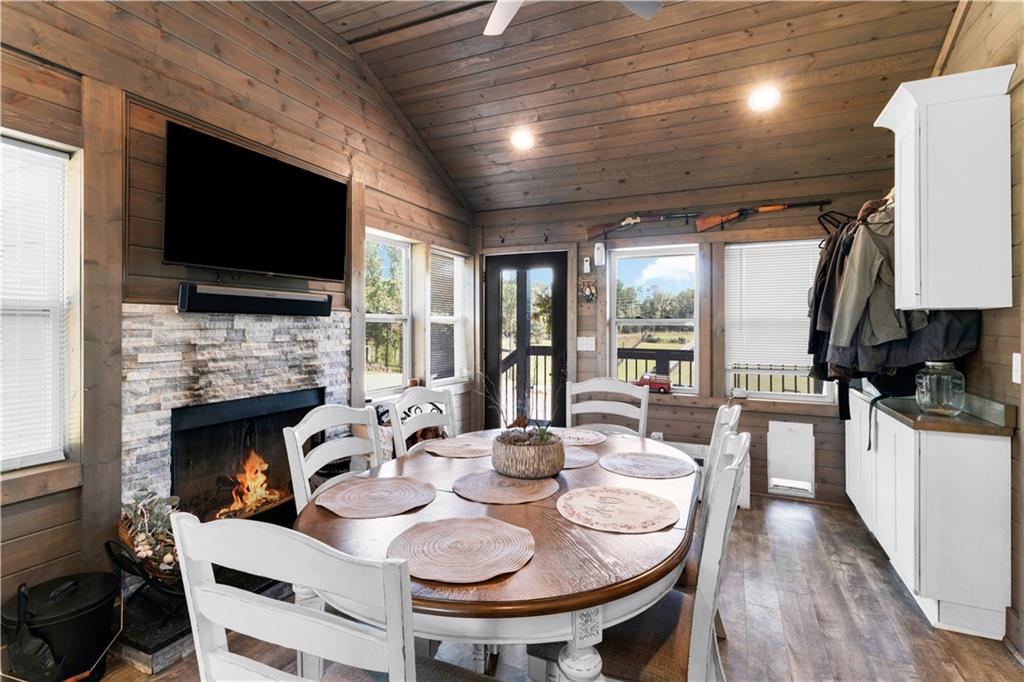 3547 Reavis Mountain Road