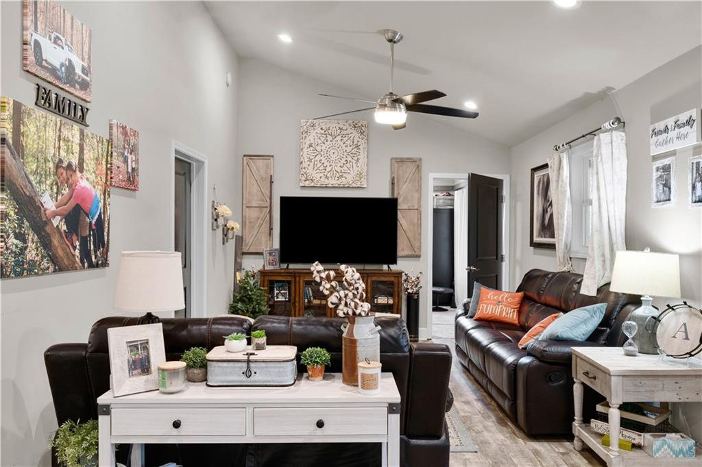 3547 Reavis Mountain Road