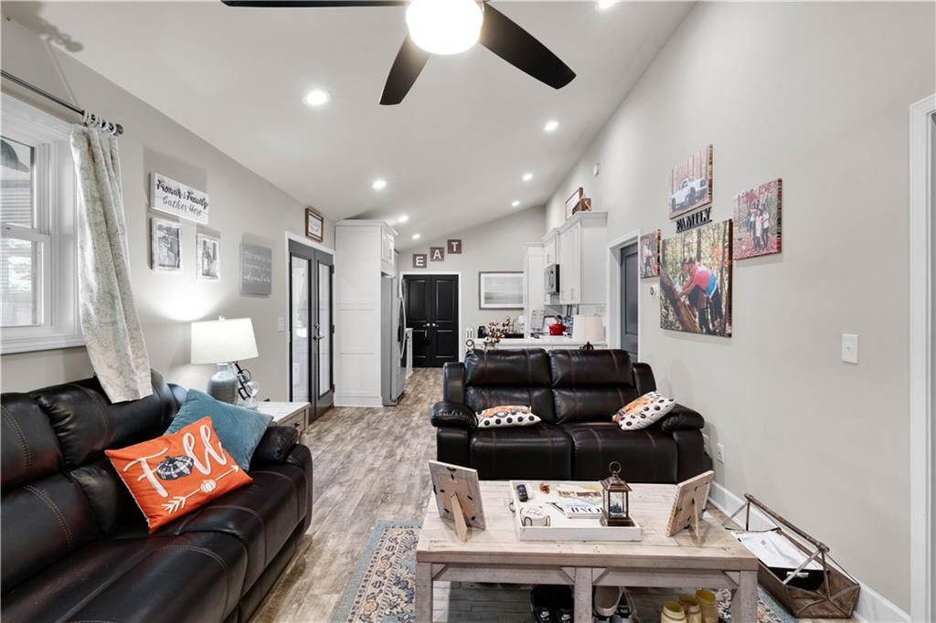 3547 Reavis Mountain Road