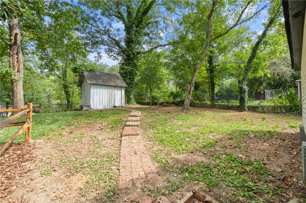 6 Hillside Avenue SE