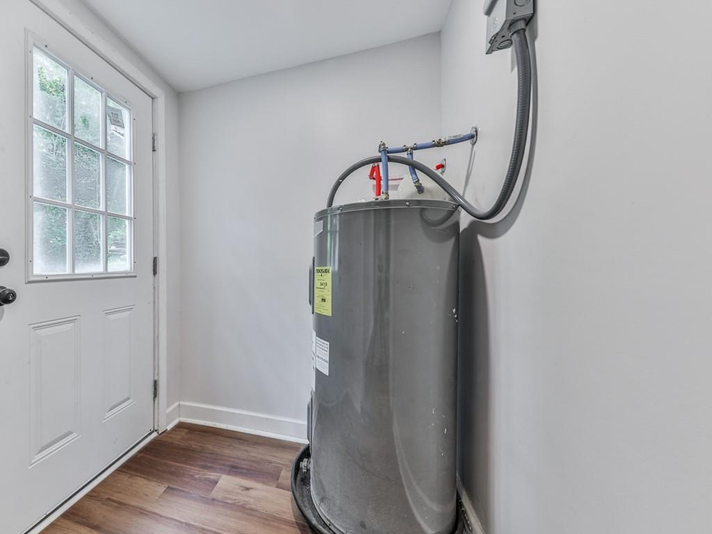 6 Hillside Avenue SE