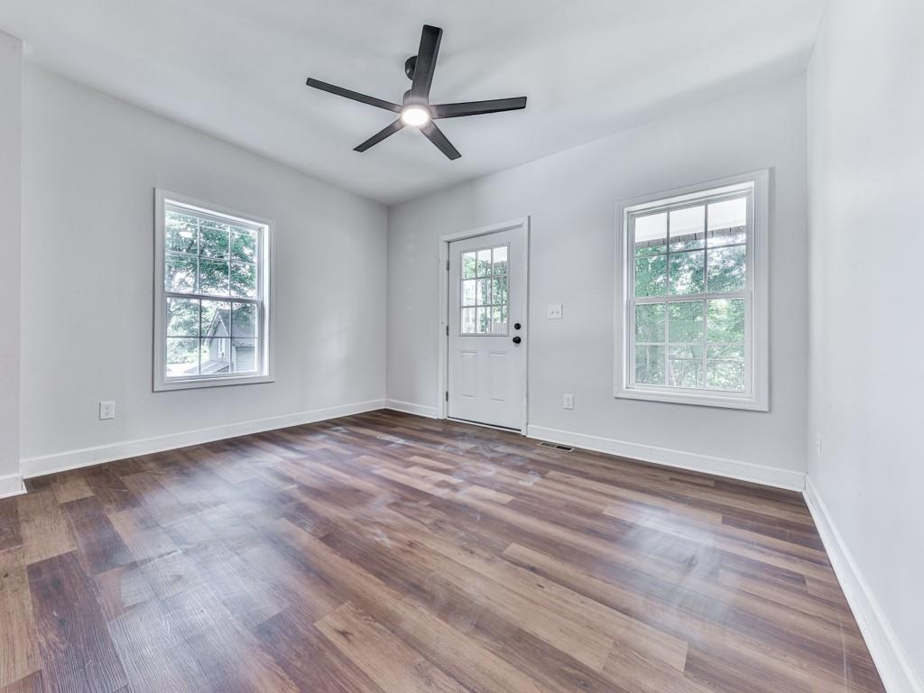 6 Hillside Avenue SE