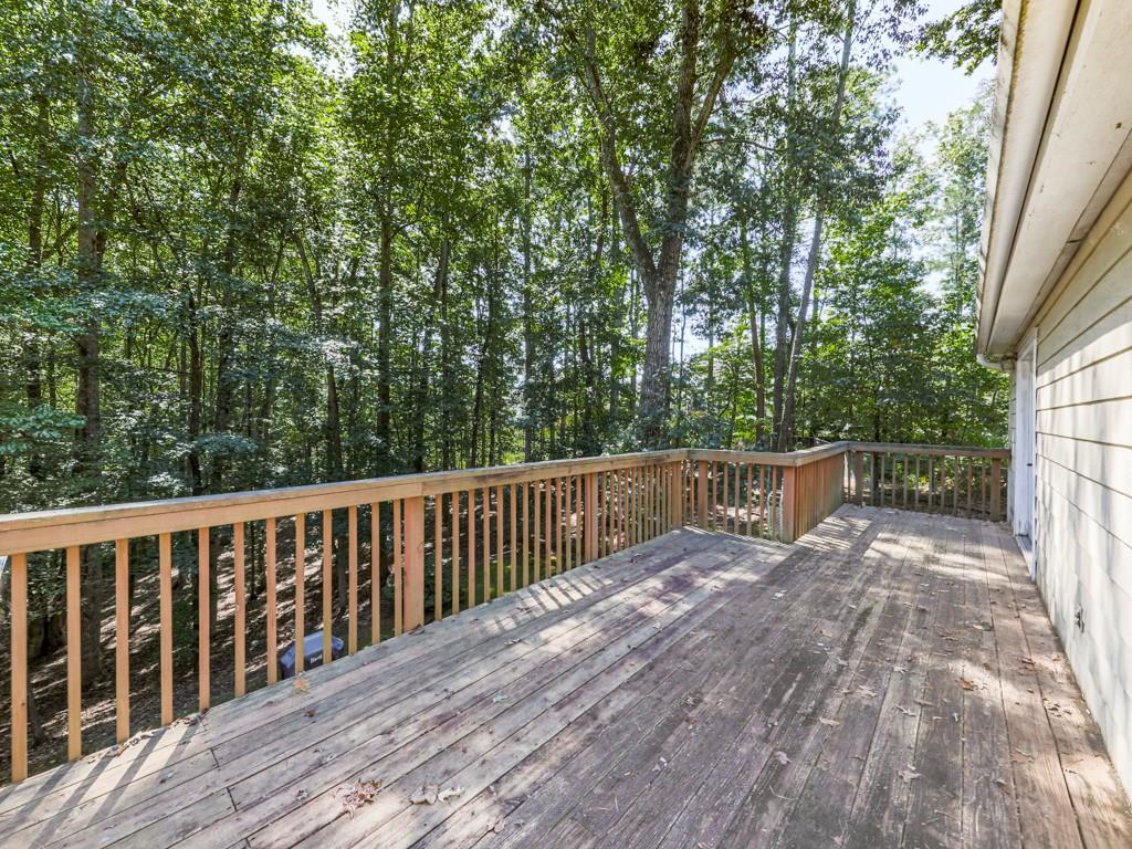 5855 Wills Lake Road