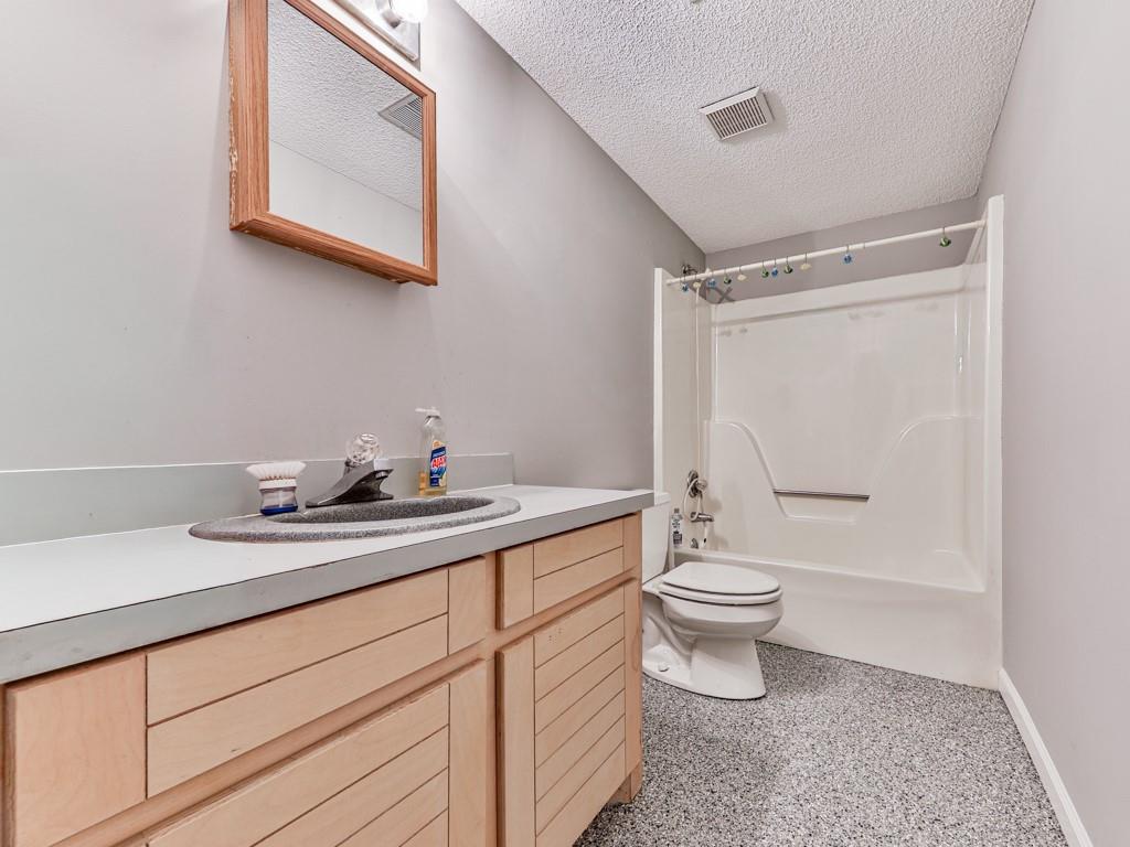 5855 Wills Lake Road