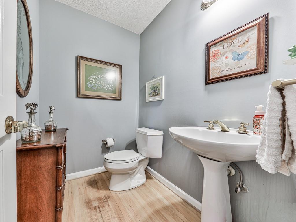 5855 Wills Lake Road