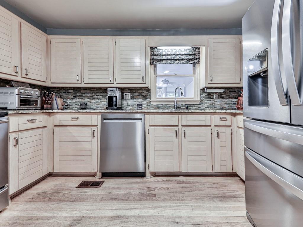 5855 Wills Lake Road