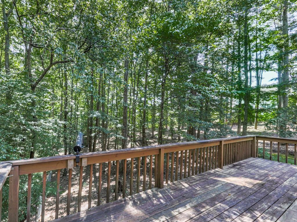 5855 Wills Lake Road