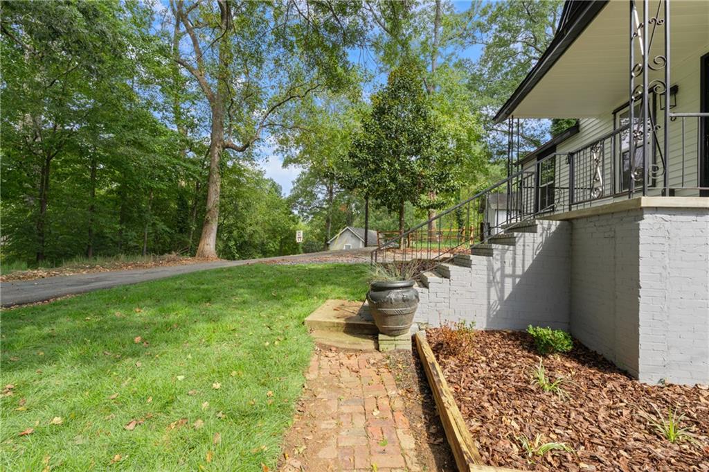 6 Hillside Avenue SE