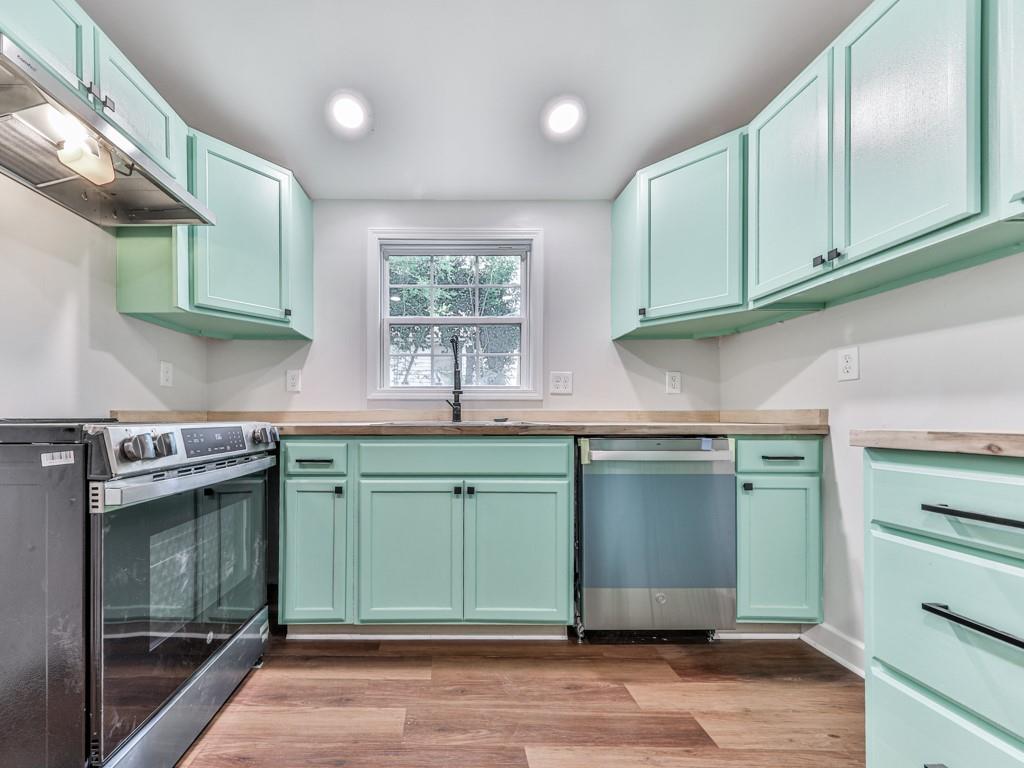 6 Hillside Avenue SE