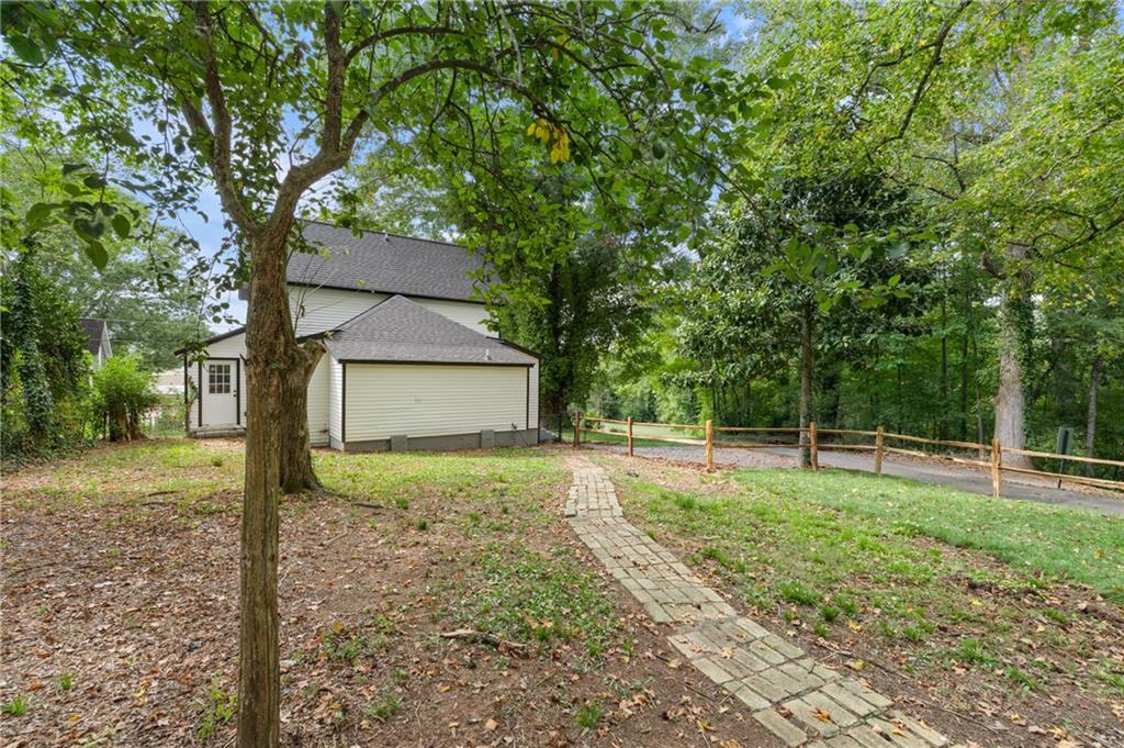 6 Hillside Avenue SE