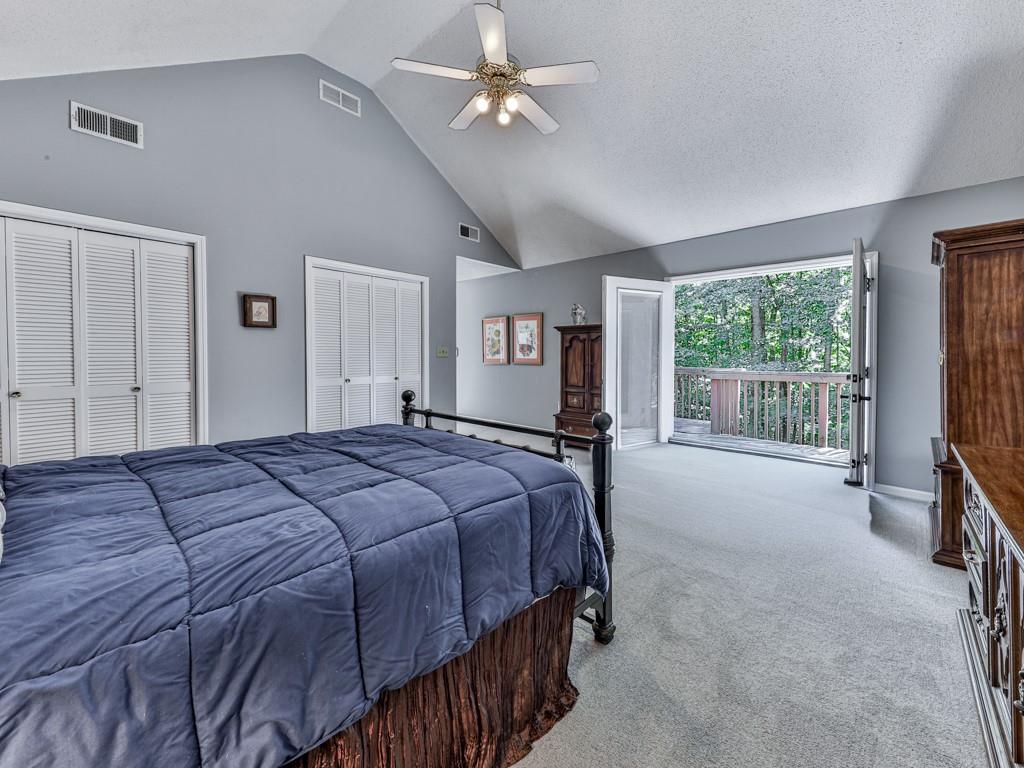 5855 Wills Lake Road