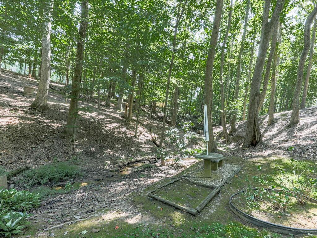 5855 Wills Lake Road