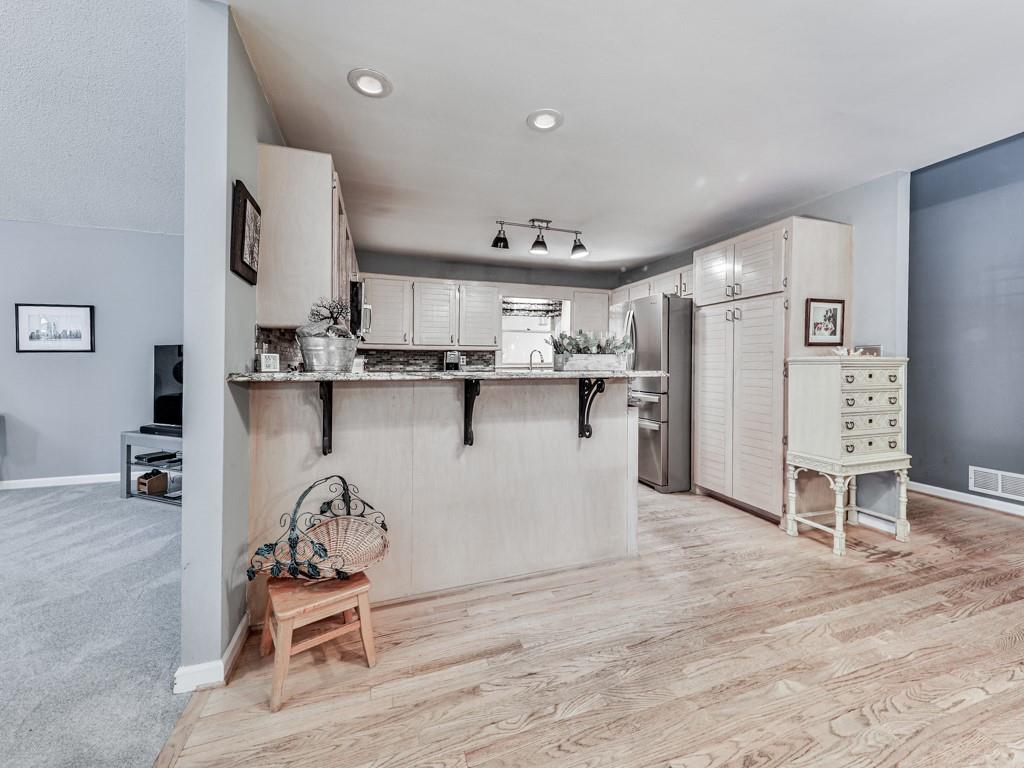 5855 Wills Lake Road