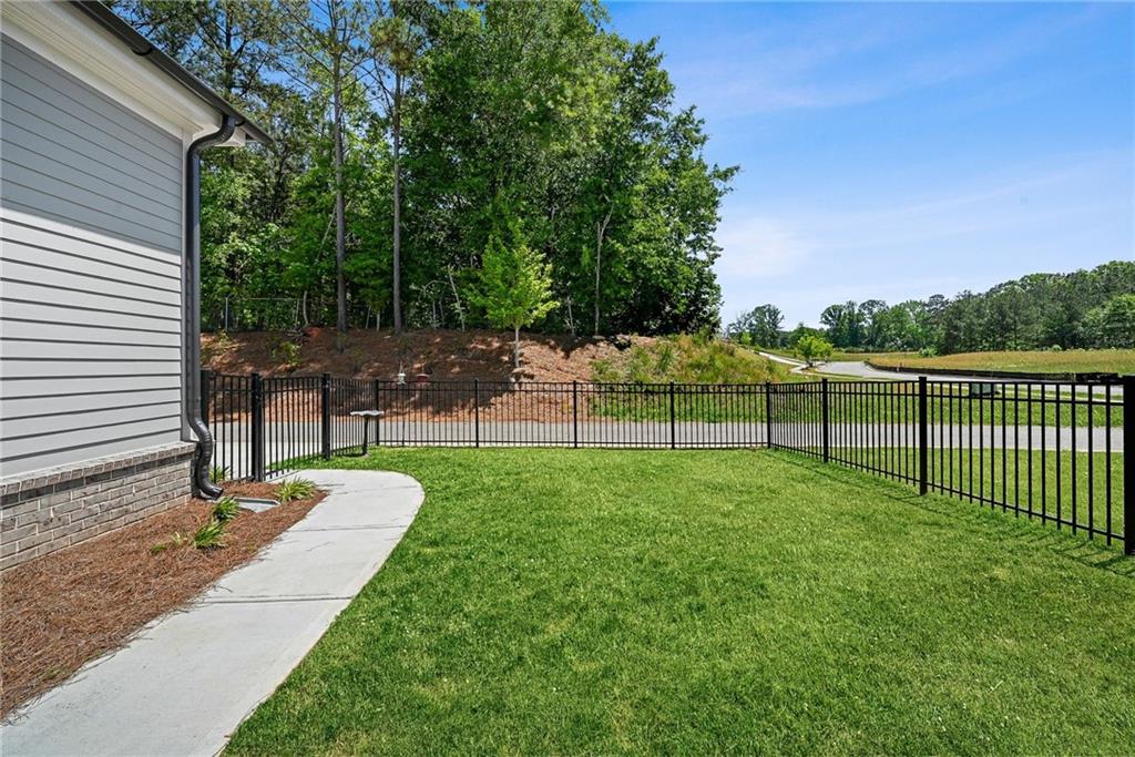 1025 Crossroad Trail