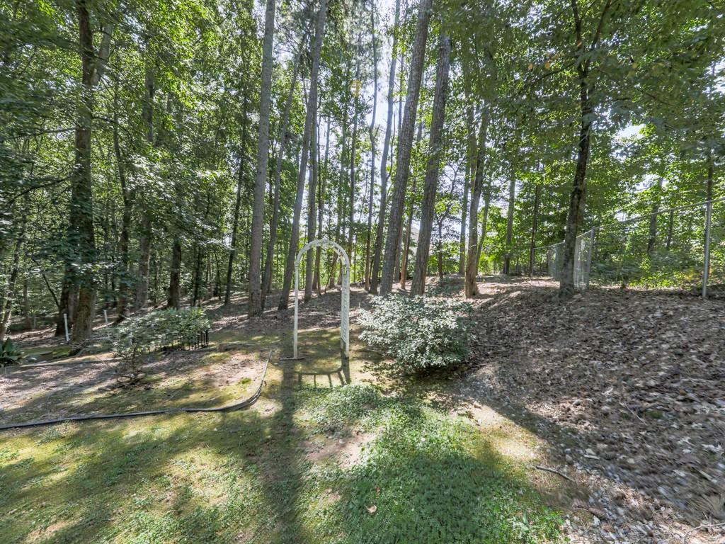 5855 Wills Lake Road