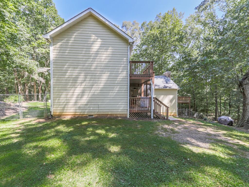5855 Wills Lake Road